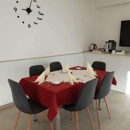 Апартаменты Hungasthaus 04&07 *